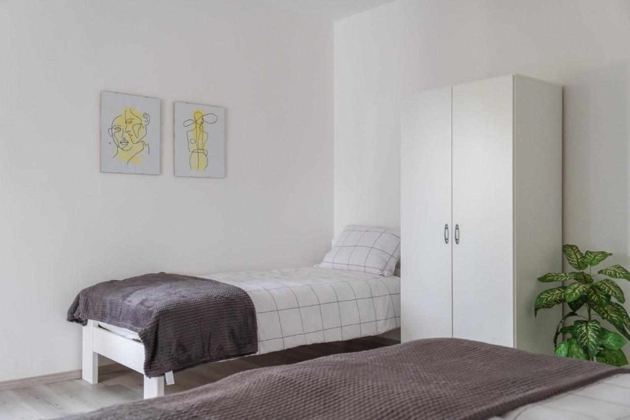Apartma Oddih Dutovlje Exterior photo