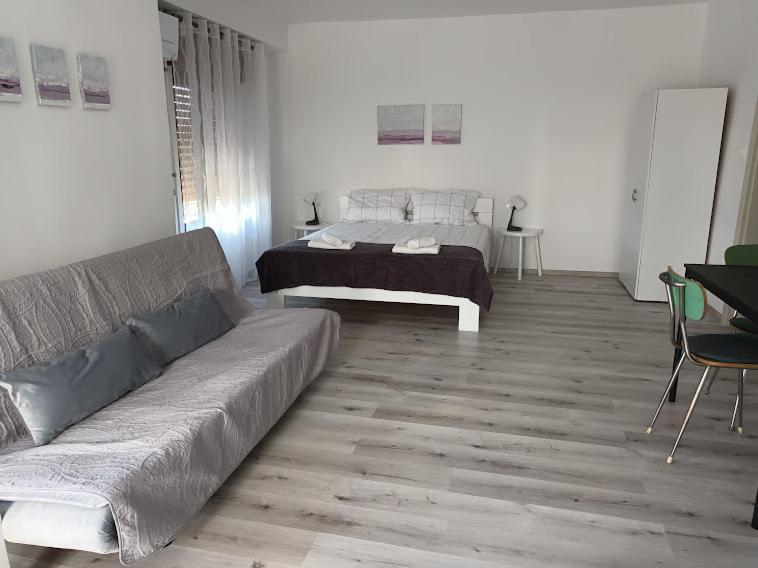 Apartma Oddih Dutovlje Exterior photo